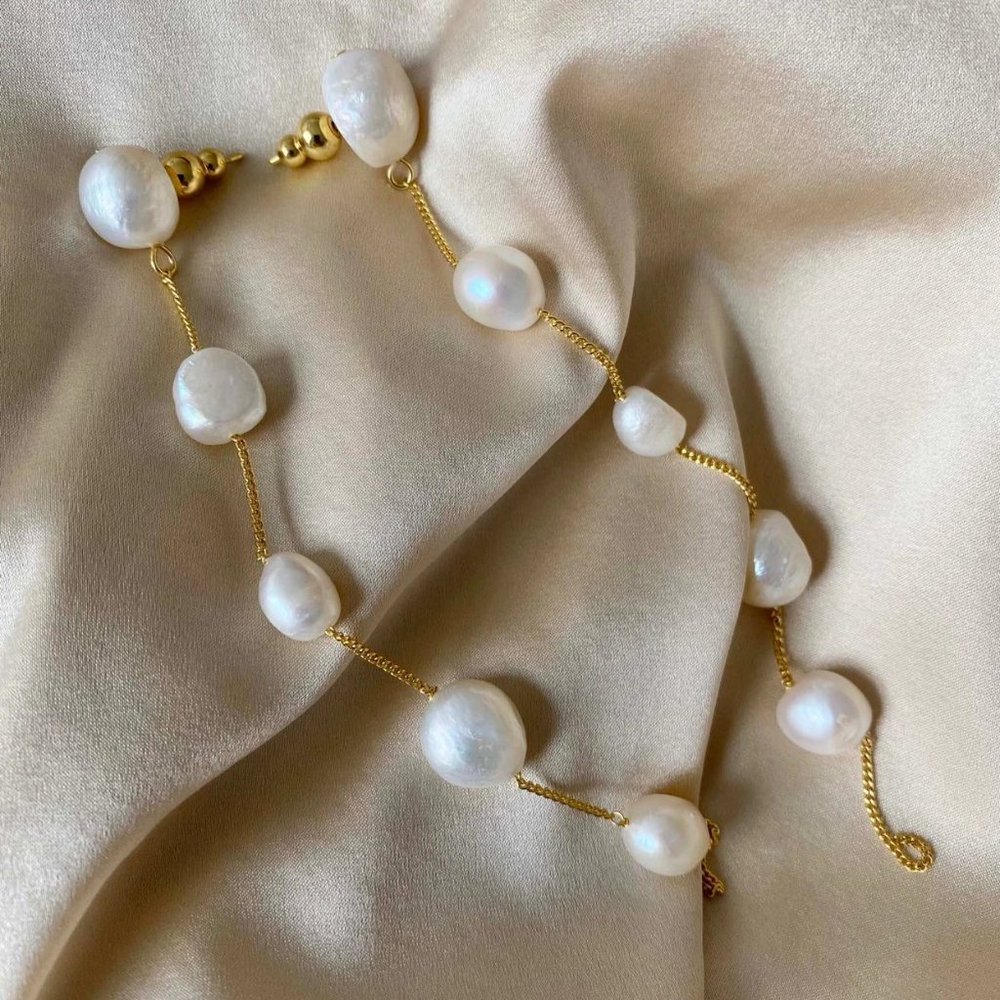 Cult Gaia Atum Drop Earrings - Freshwater Pearl - Picture 5 of 7
